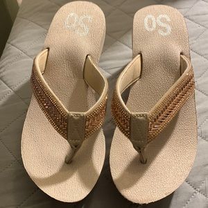 Women’s So platform sandals. Sparkle beads size 5